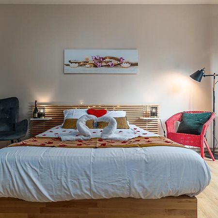 Havre De Paix Jacuzzi Apartment Asnieres-sur-Seine Exterior photo